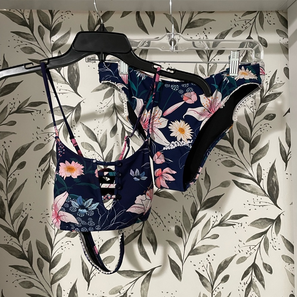 Cupshe Navy/Floral Swimsuit